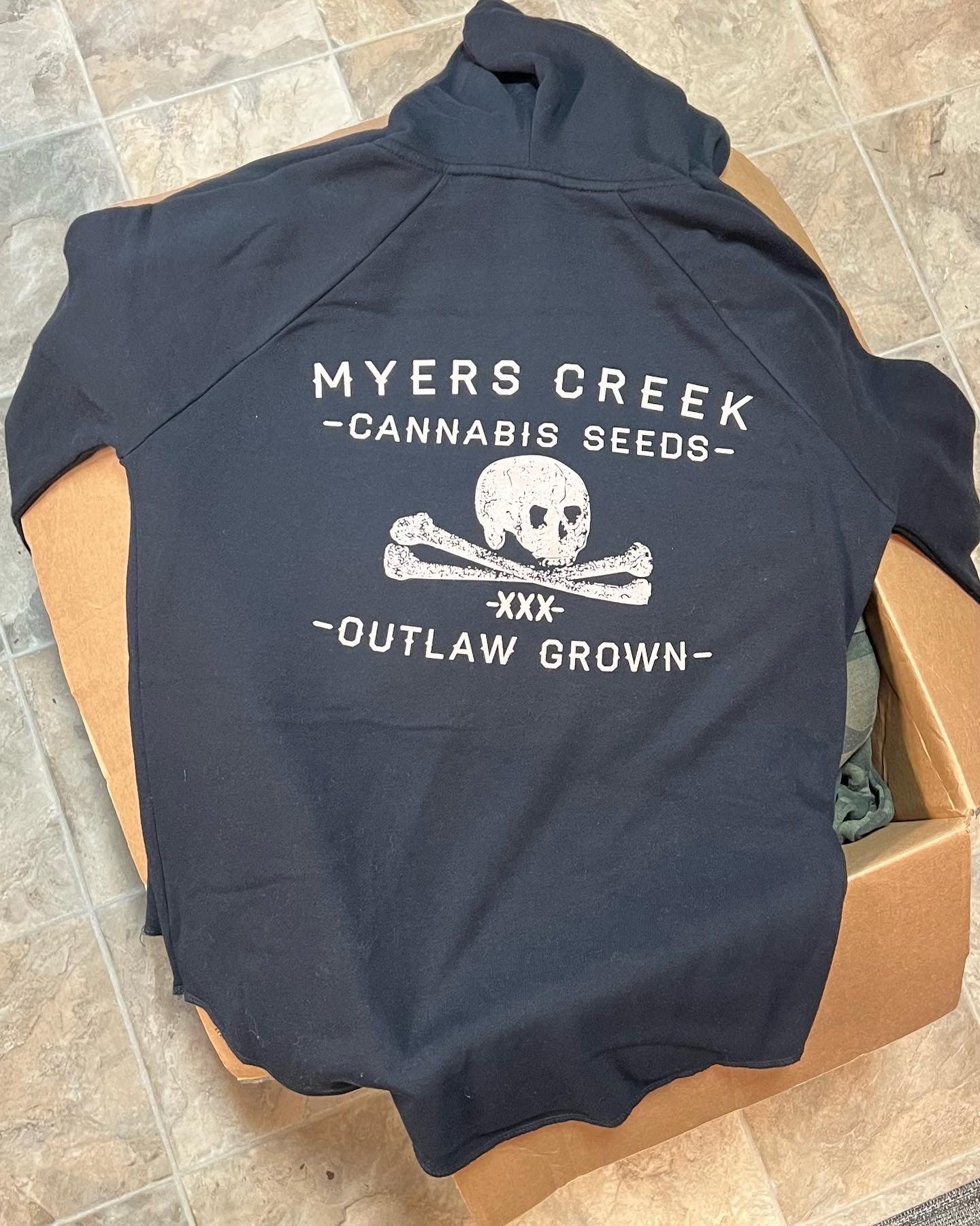 Myers Creek Black Heather Pullover