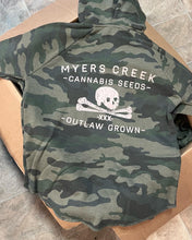Load image into Gallery viewer, Myers Creek Camouflage Heather Pullover
